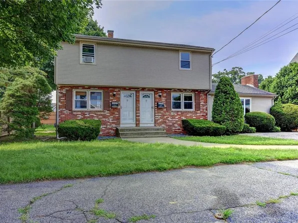 499-501 Cottage St, Pawtucket, RI 02861