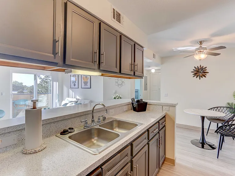 Americana Lakewood Apartments — Photo 48
