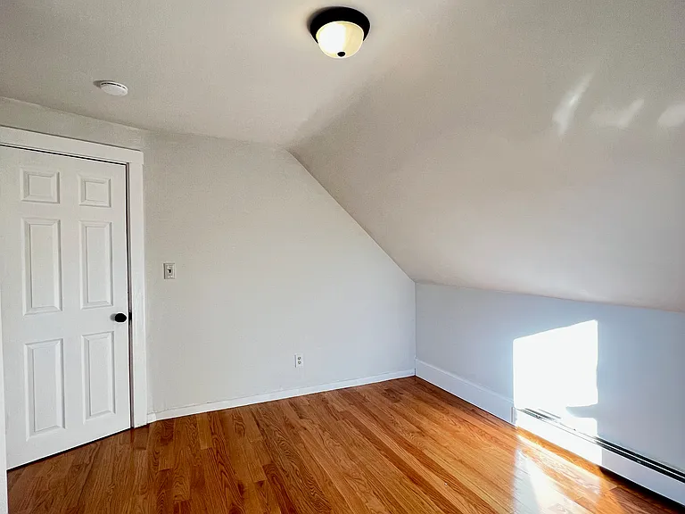 27 Barry St #2R — Photo 20