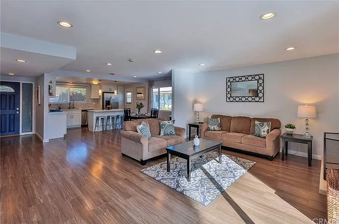 4 bed, 1593 sqft, $4,000 — Photo 3