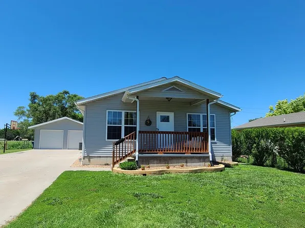 528 S Pine St, Lindsborg, KS 67456