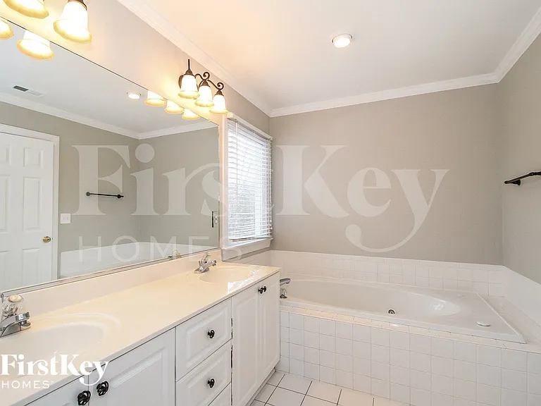 4413 Winterberry Ridge Ct — Photo 9