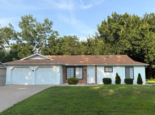 2428 Brookside Dr, Lawrence, KS 66047