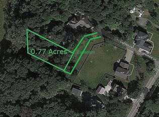 8 Lightshine Ln, Columbus, OH 43235