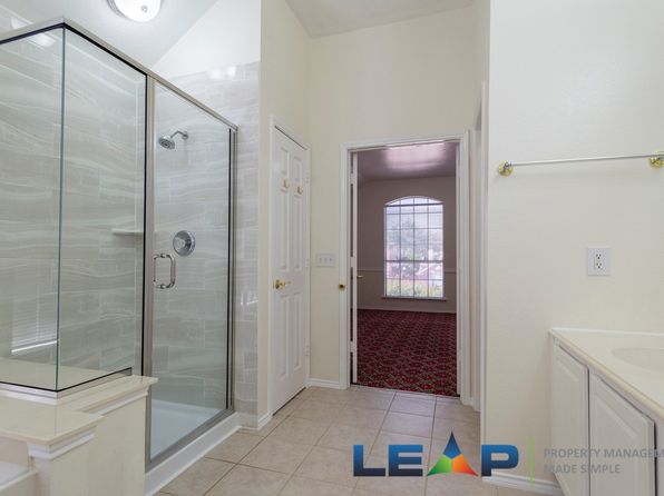 2216 Oak Park Dr