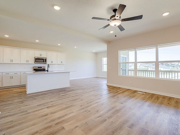 4th image of 11327 Portage Cir