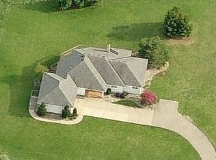 9321 W Parmalee Rd, Middleville, MI 49333