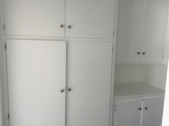 5th image of 1024 W Reeve St