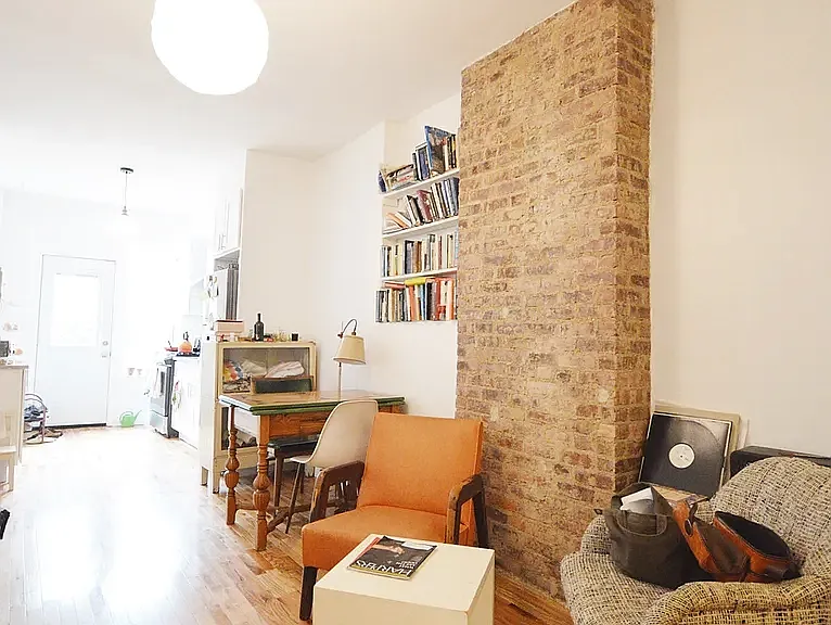 452 Suydam St #1R — Photo 8