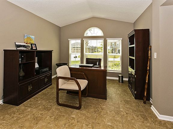 4th image of 832 Wards Creek Ln