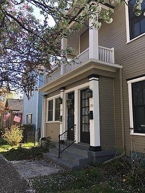 3rd image of 139 La Belle St