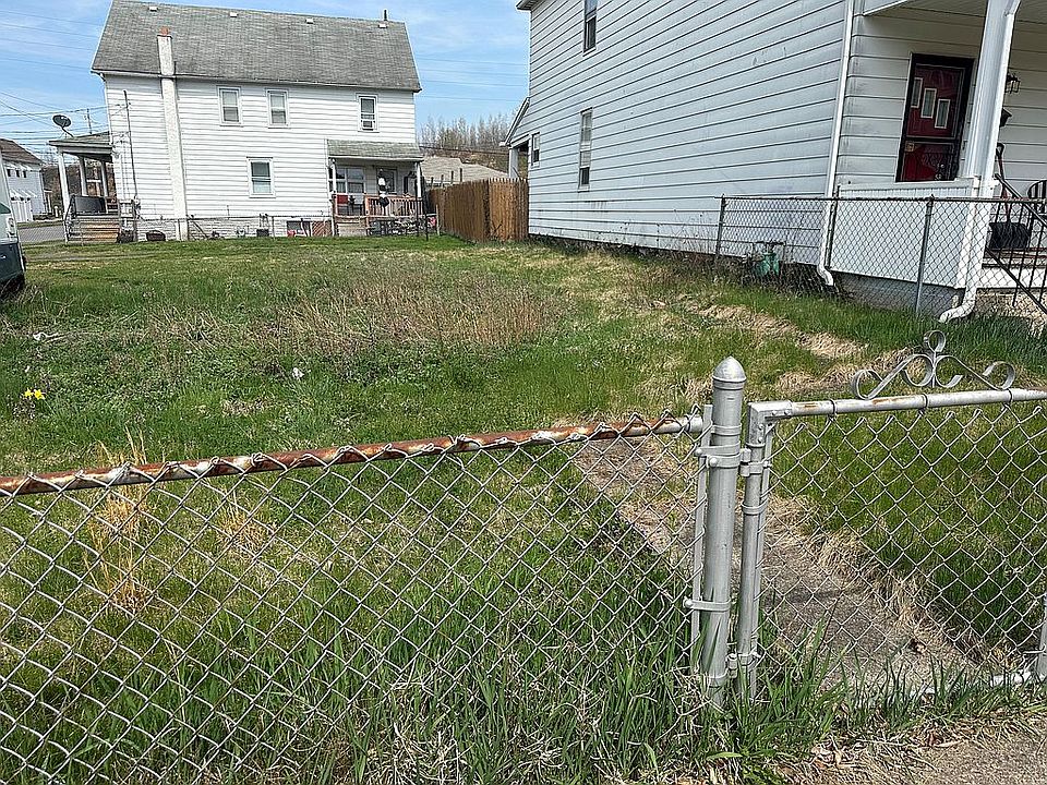 2nd image of 160 Gardner Ave