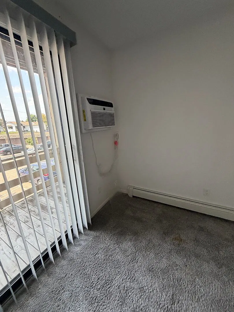 Charming 2BR Condo in Mound — Photo 4