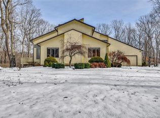 22 Genesee Ln, Madison, CT 06443