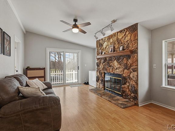 4th image of 3765 Spielman Rd