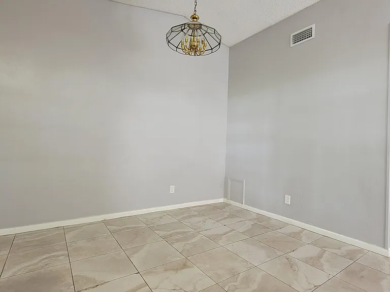 10330 Rosemount Dr — Photo 4