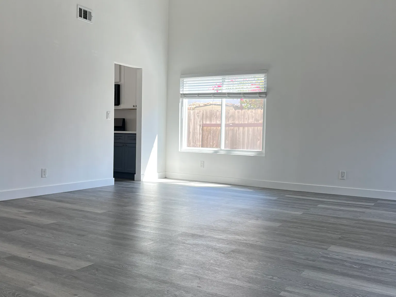 11187 Zapata Ave — Photo 4