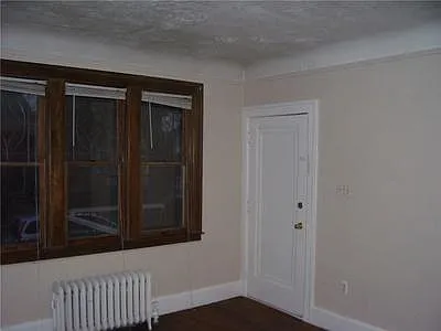 847 Beaconsfield Ave — Photo 2