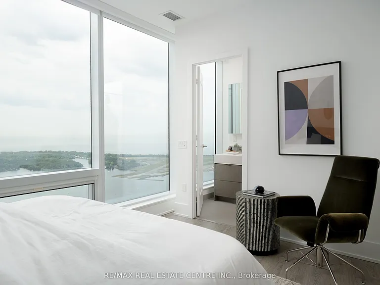 10 York St #6210 — Photo 18