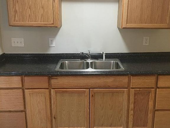 3rd image of 133 Hadley Dr APT A
