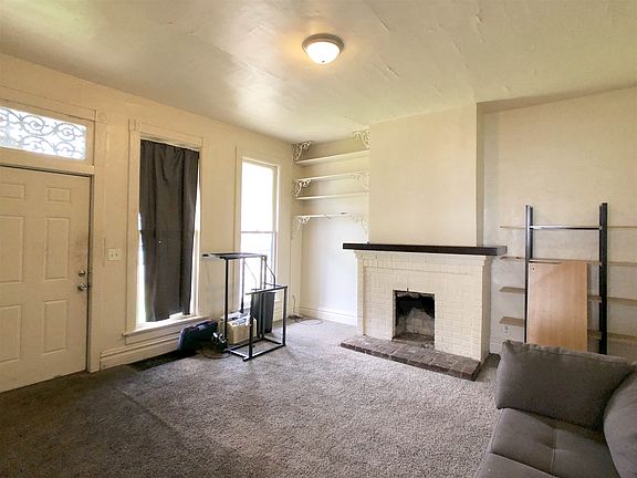 5th image of 1027 E Mulberry St