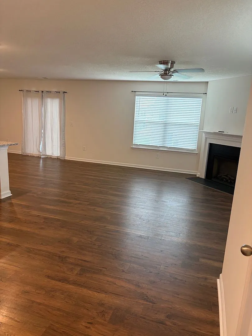 2320 Beacon Rd — Photo 2