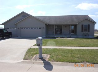 1929 10th St, Camanche, IA 52730