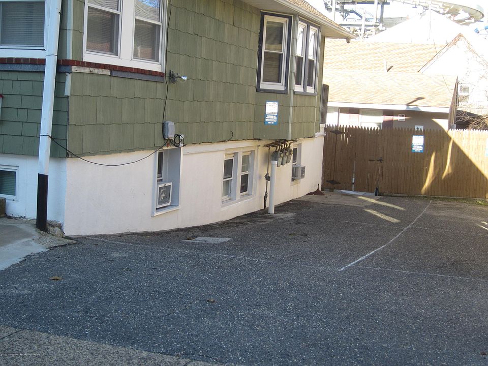 2nd image of 32 Blaine Ave