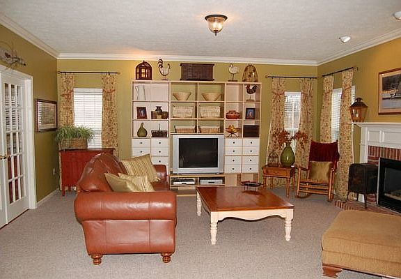 4th image of 207 Chadwick Trl