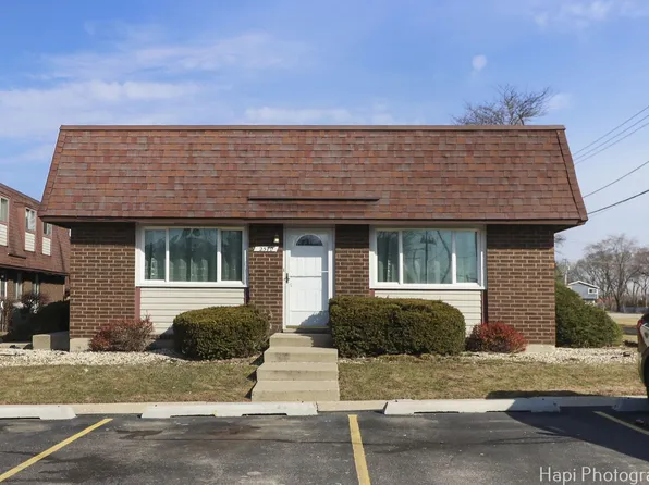 2572 Berkshire Ct, Waukegan, IL 60087
