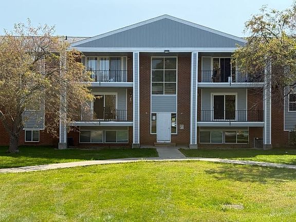 2nd image of 1600 Suncrest Dr