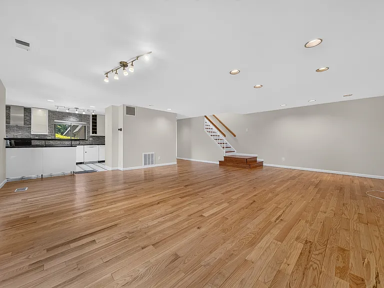 46 Acorn Ponds Dr #46 — Photo 7
