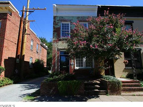 2nd image of 17 W Davis Ave