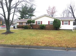 1001 S Dickenson Ave, Sterling, VA 20164