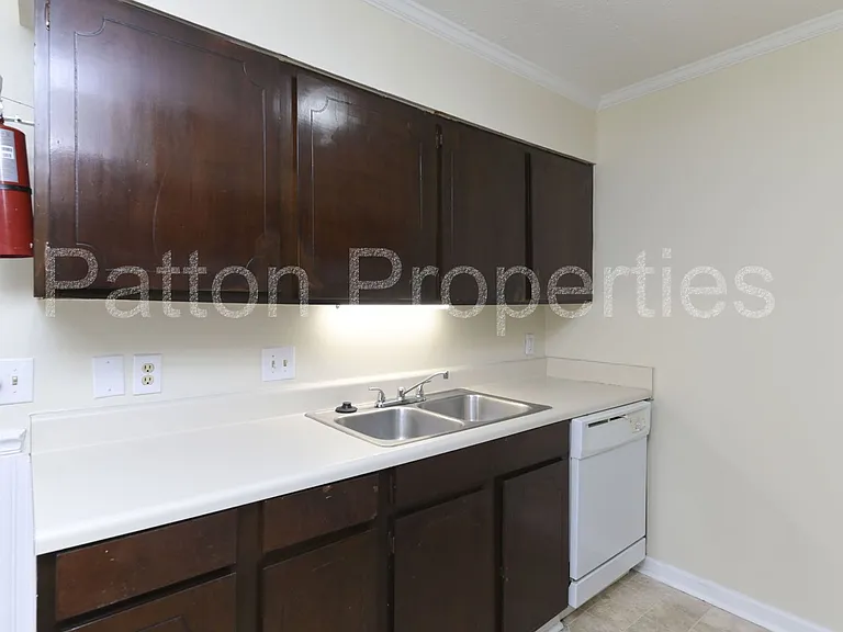 1218 Old Manor Rd — Photo 6
