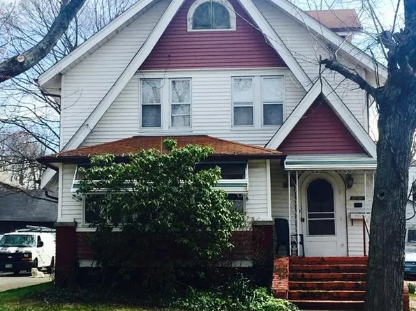 1375 Curtis St, Akron, OH 44301
