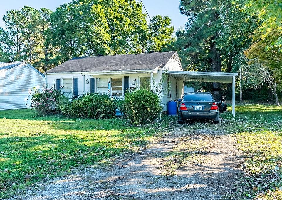1st image of 828 Bell Dr