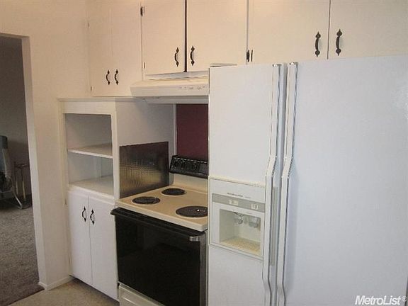 3rd image of 4454 Palm Ave