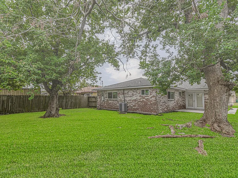 5003 Denoron Dr — Photo 4