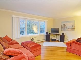 1645 W Sherwin Ave APT 3B, Chicago, IL 60626