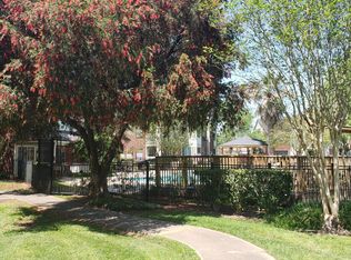 110 Lake Rd #605, Lake Jackson, TX 77566