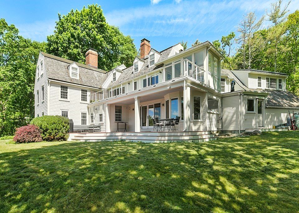 301 Summer St, Manchester, MA 01944 | Zillow