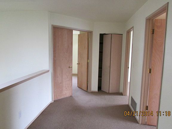 5th image of 3813 46th Ave NE