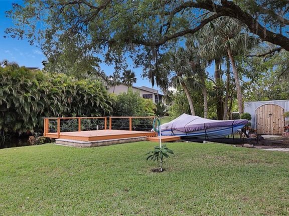 5th image of 1858 Flamingo Dr