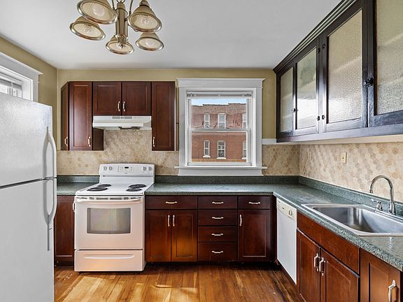 2nd image of 2112 Geyer Ave #A