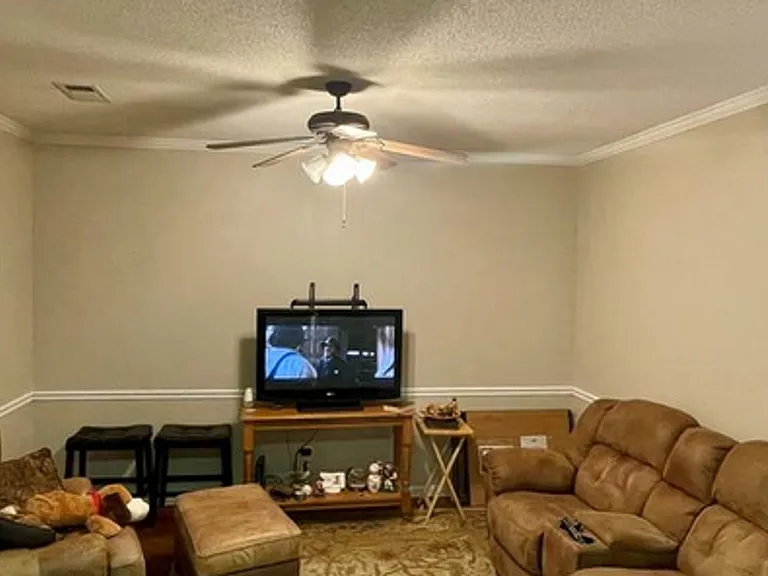3124 Anderson Rd — Photo 2