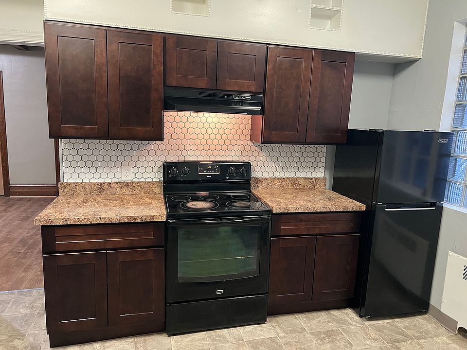 1st image of 751 N 7th St APT 2
