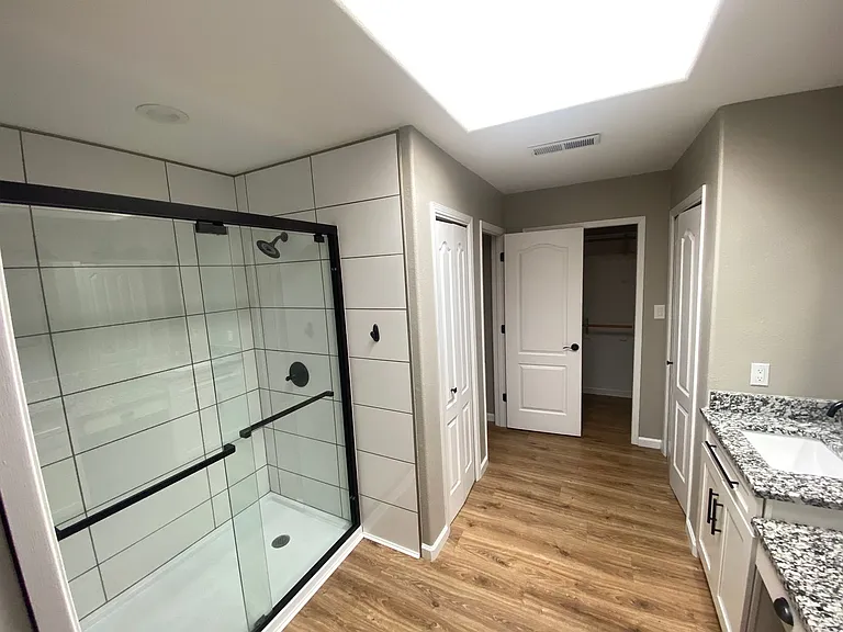 11100 Academy Ridge Rd NE — Photo 2