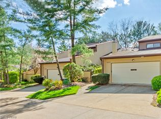 1682 Brookwood Dr, Akron, OH 44313