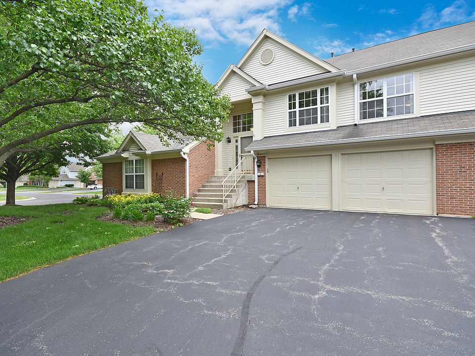 1st image of 30W015 Plum Ct Unit B